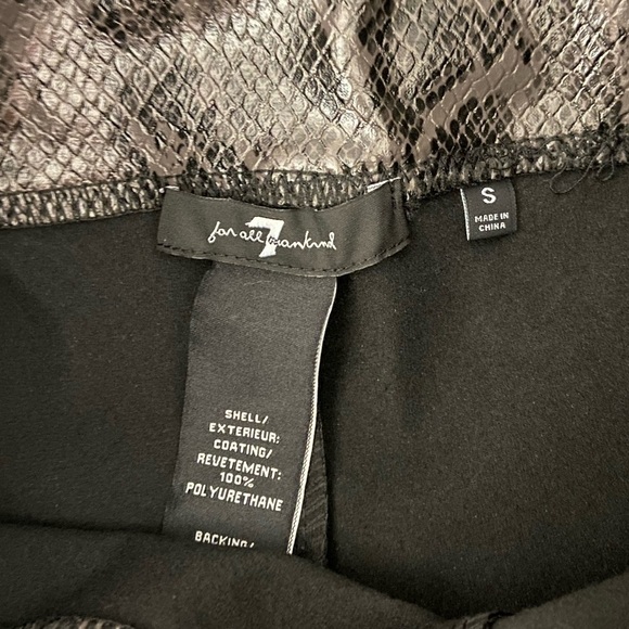 7 FOR ALL MANKIND Faux Leather Snakeskin Print Leggings In Black/ Gray - Picture 6 of 9